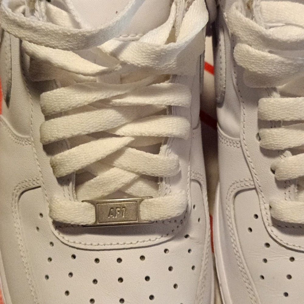 Nike Air Force 1 Size 9 - Picture 3 of 4